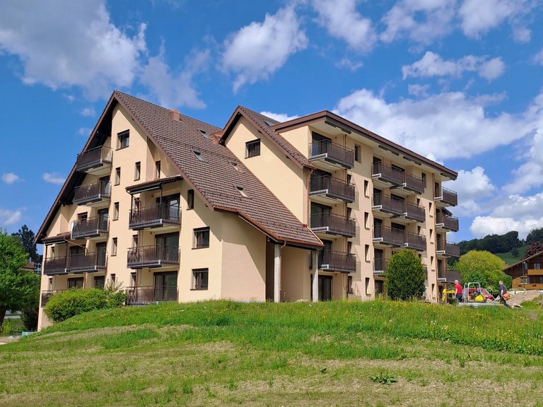 Südwest-Fassade- Wohnsiedlung Lindehof, Schüpfheim