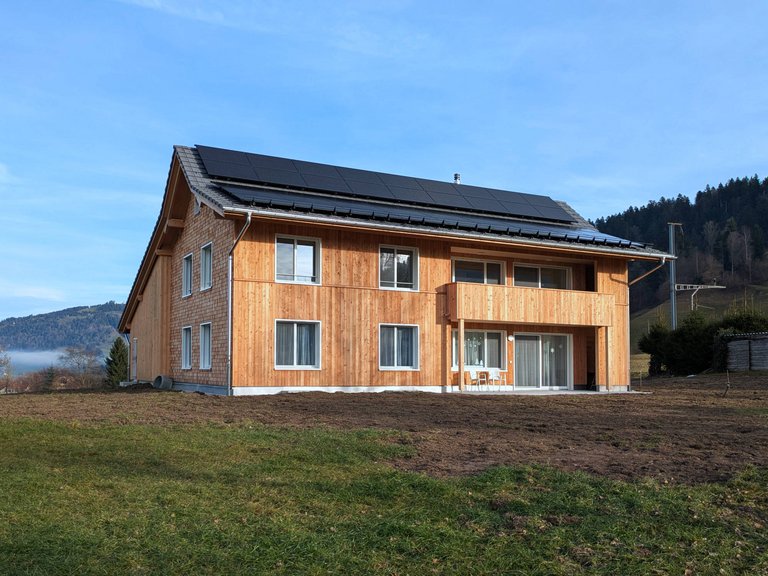 Nordwest-Fassade - Zweifamilienhaus, Escholzmatt